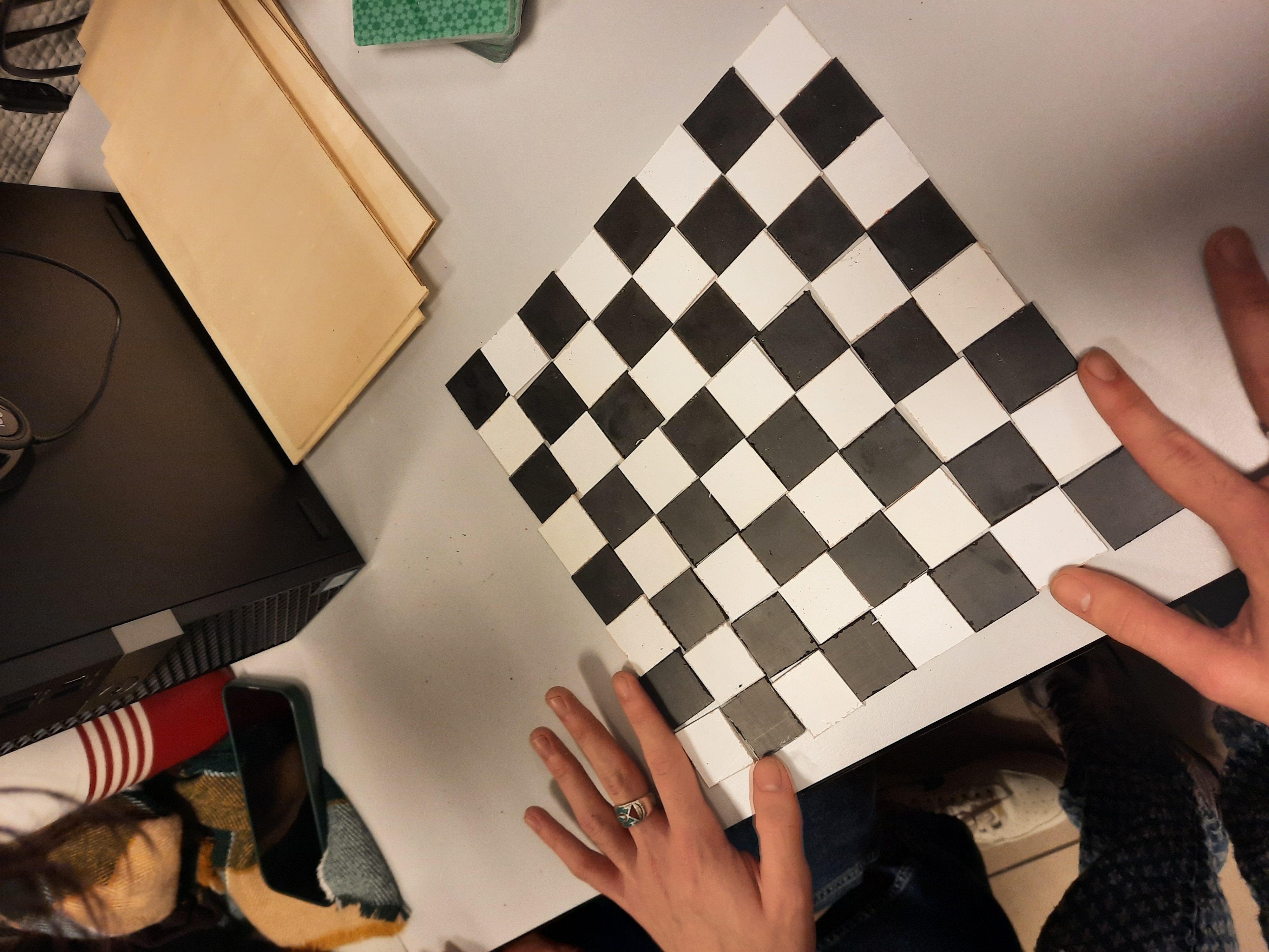 Alternance carreaux noirs et blancs
